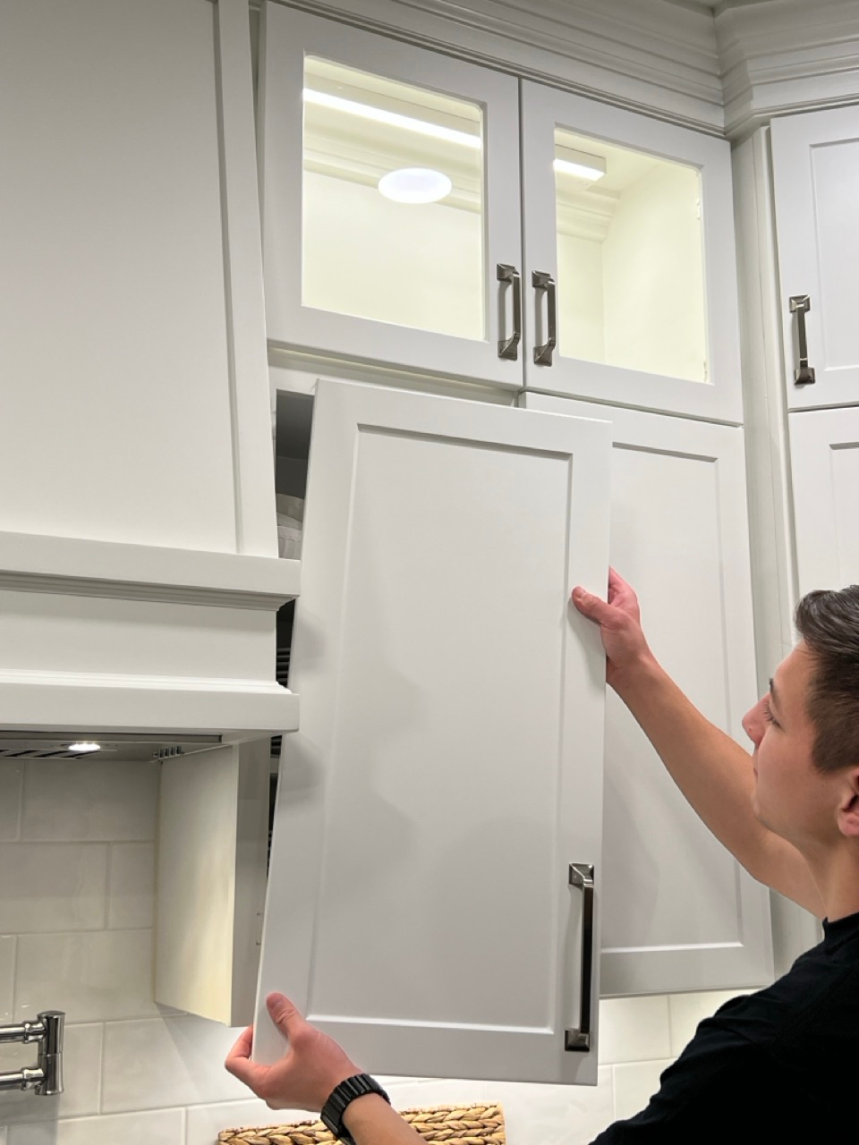 Installing a new cabinet door
