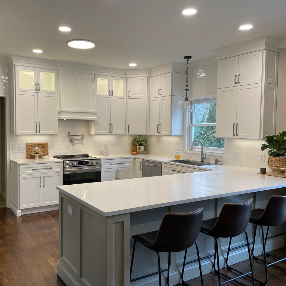 A large kitchen refaced with Front + Center cabinet fronts
